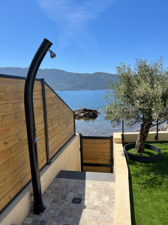 Apartment Pieds Dans L'eau, Tiuccia, 2-4 Pers