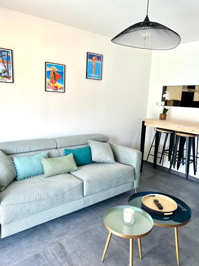 Apartment Pieds Dans L'eau, Tiuccia, 2-4 Pers