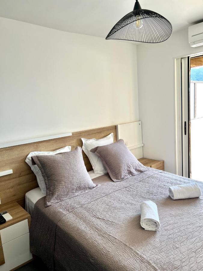 Pieds Dans L'eau, Tiuccia, 2-4 Pers Apartment *